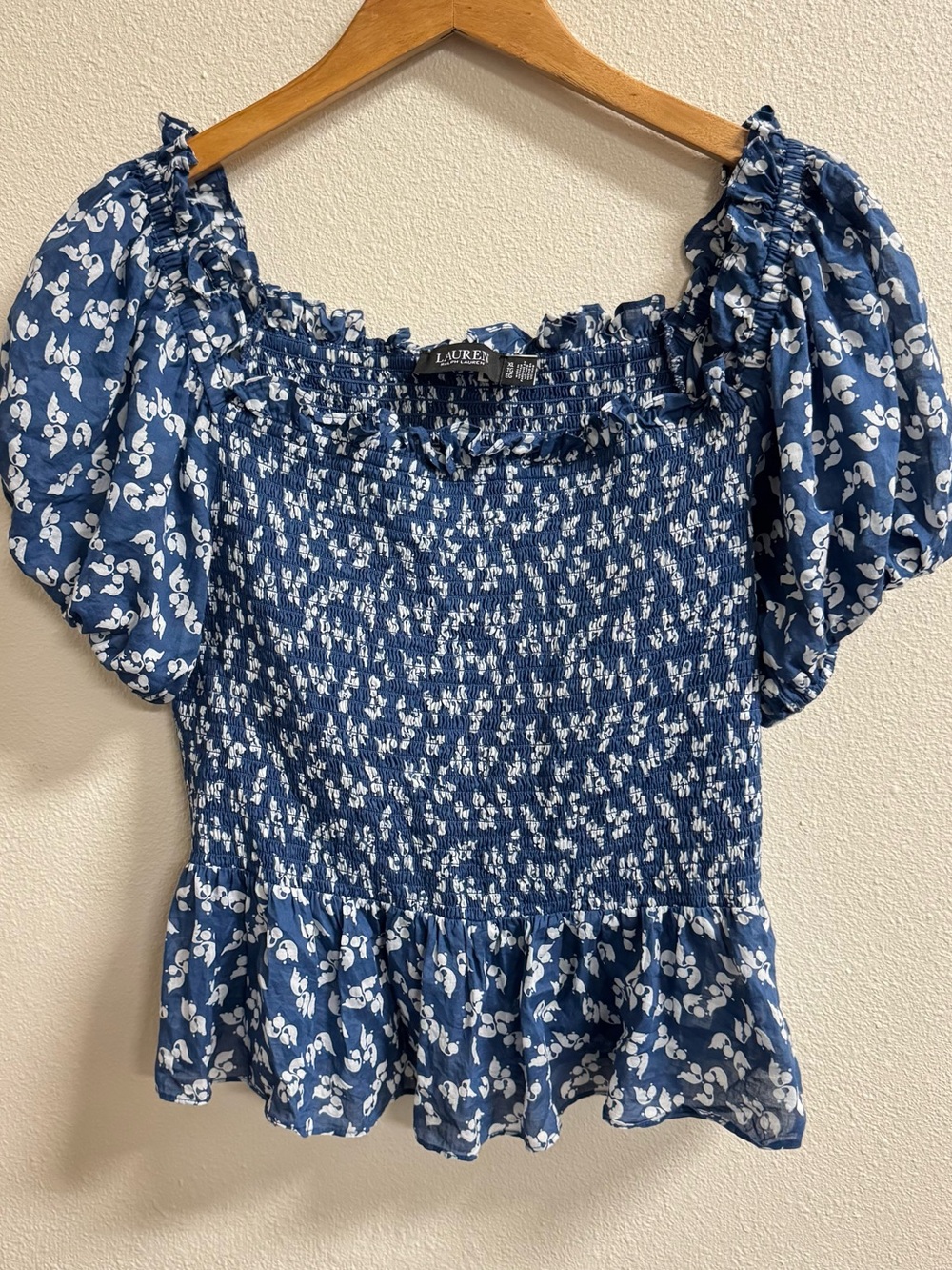Lauren Ralph Lauren XL Blue Floral Smocked Puff Sleeve Top.